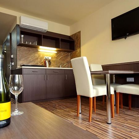 Corvin Apartman Gyula Exterior photo