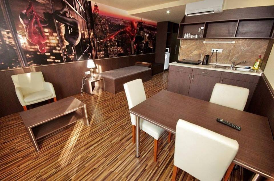 Corvin Apartman Gyula Exterior photo