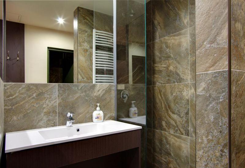 Corvin Apartman Gyula Exterior photo