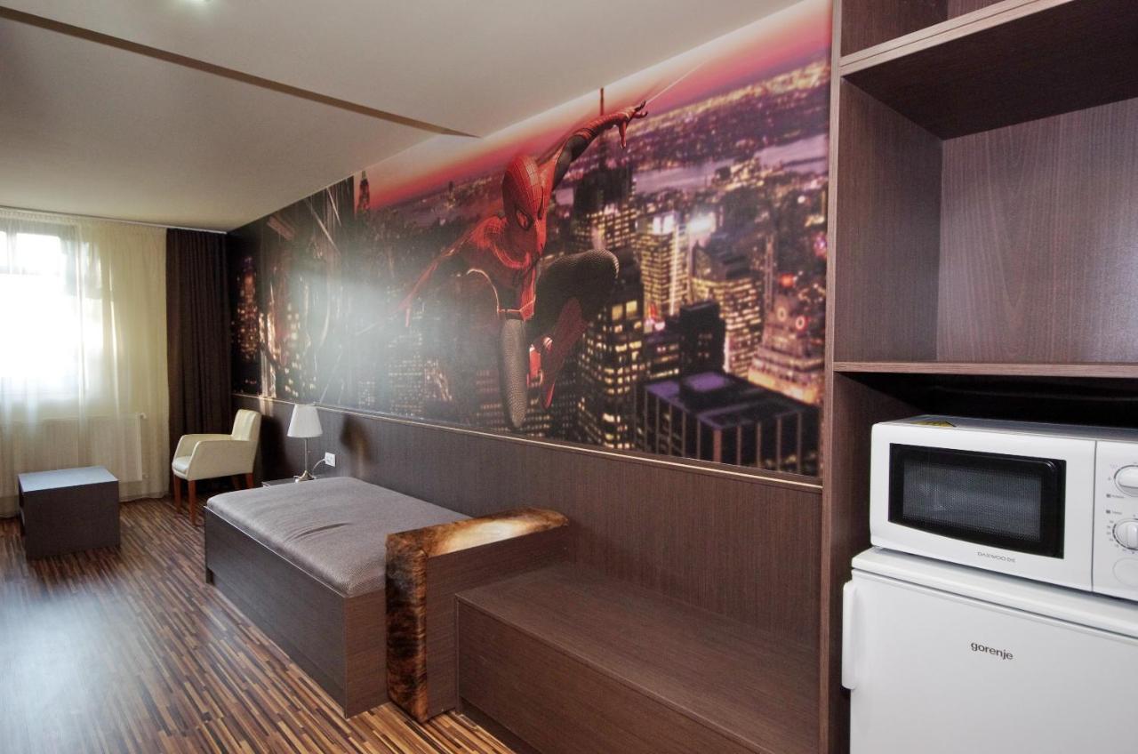 Corvin Apartman Gyula Exterior photo