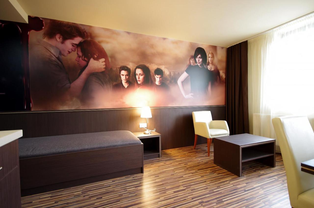 Corvin Apartman Gyula Exterior photo