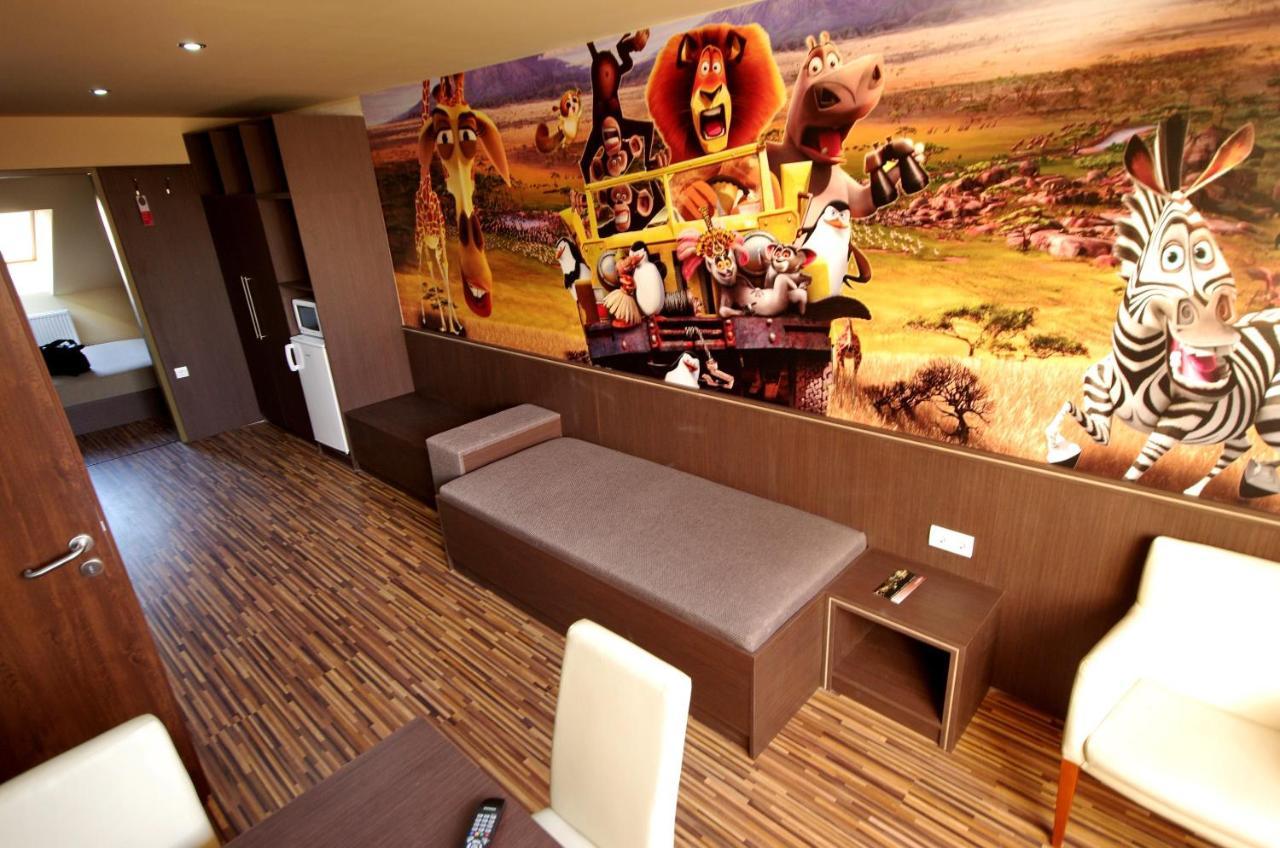 Corvin Apartman Gyula Exterior photo