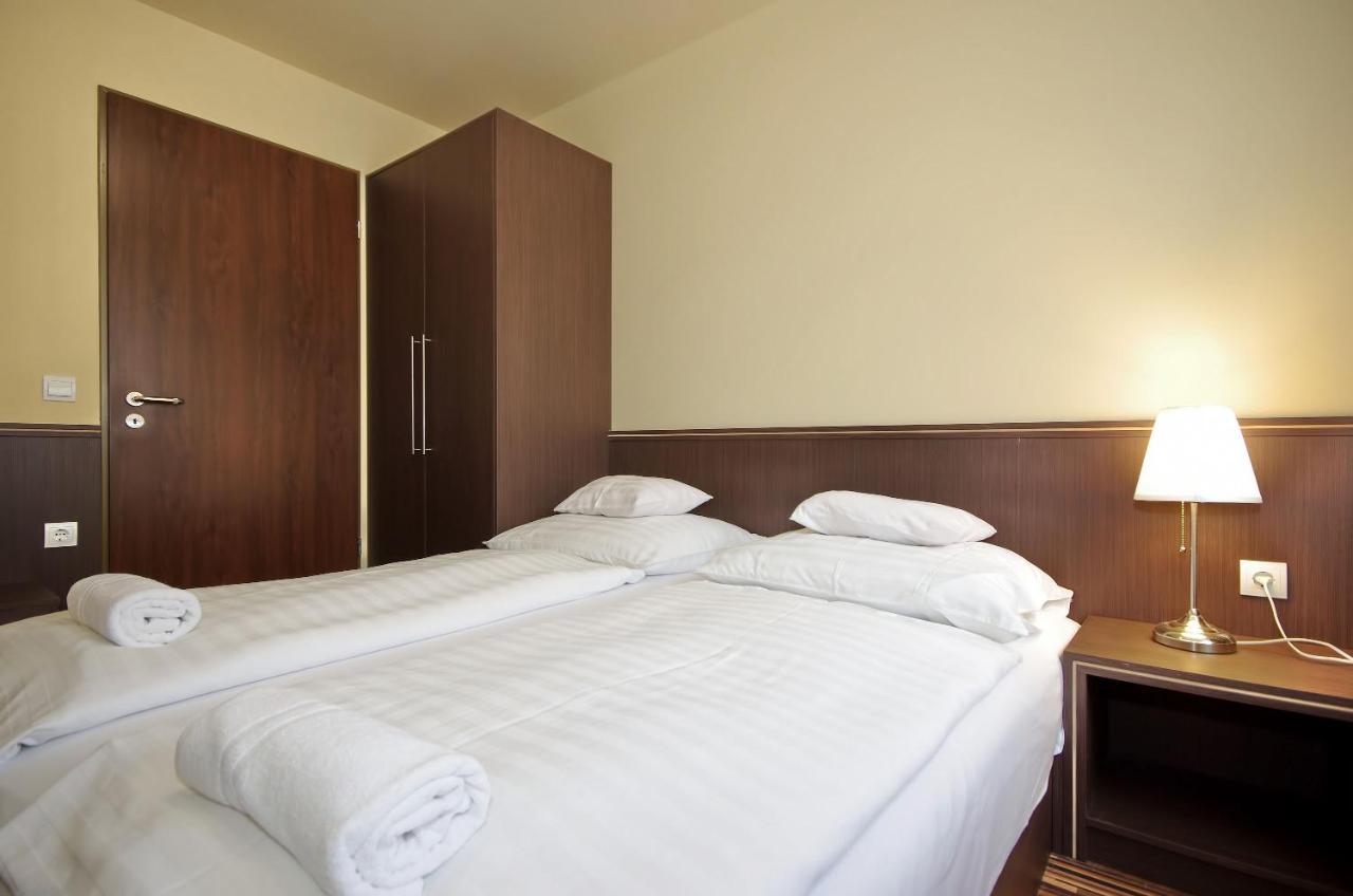 Corvin Apartman Gyula Exterior photo