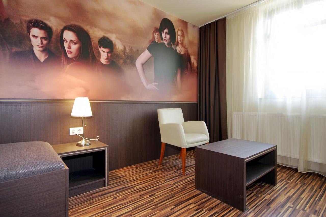 Corvin Apartman Gyula Exterior photo