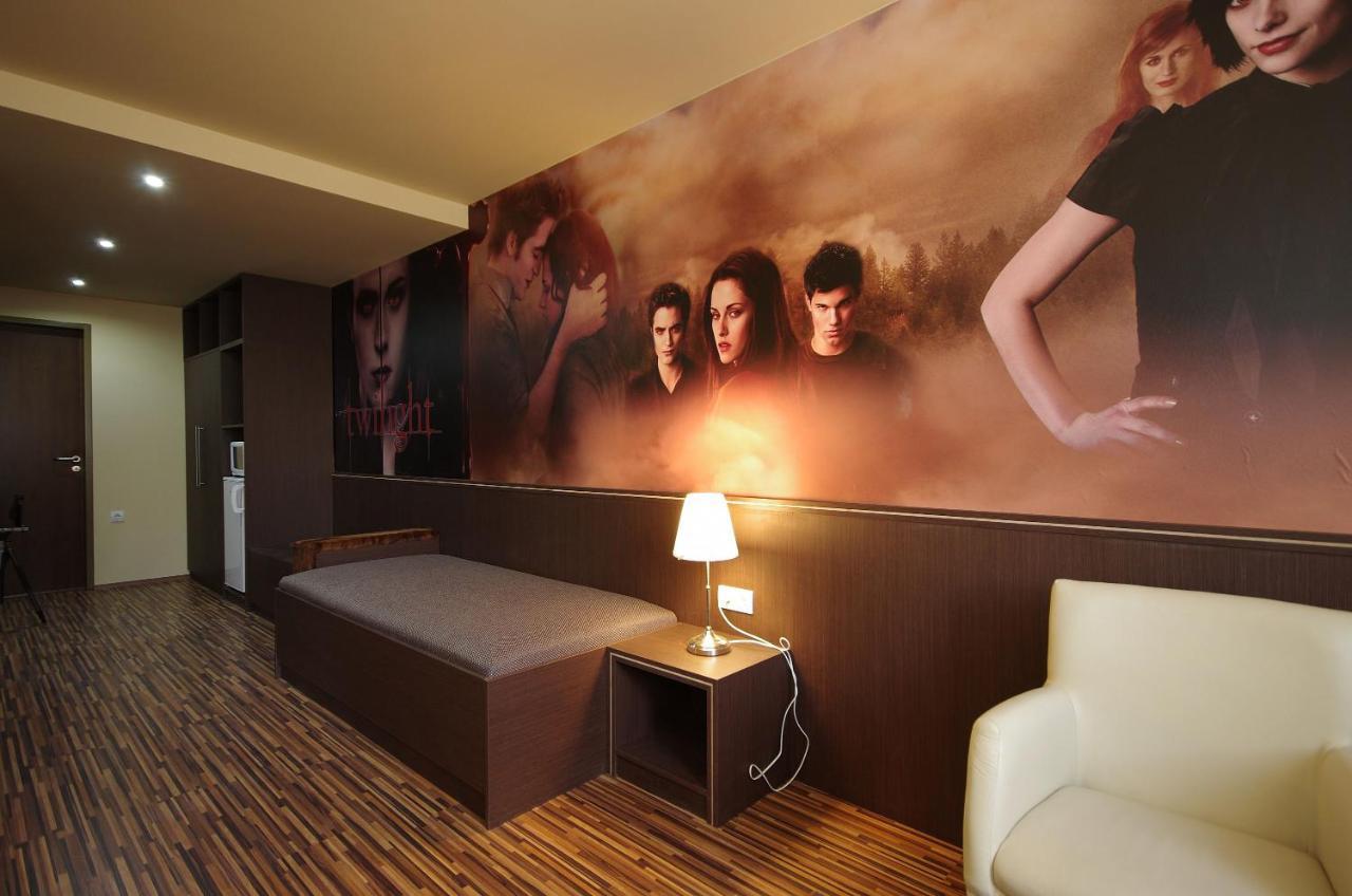 Corvin Apartman Gyula Exterior photo
