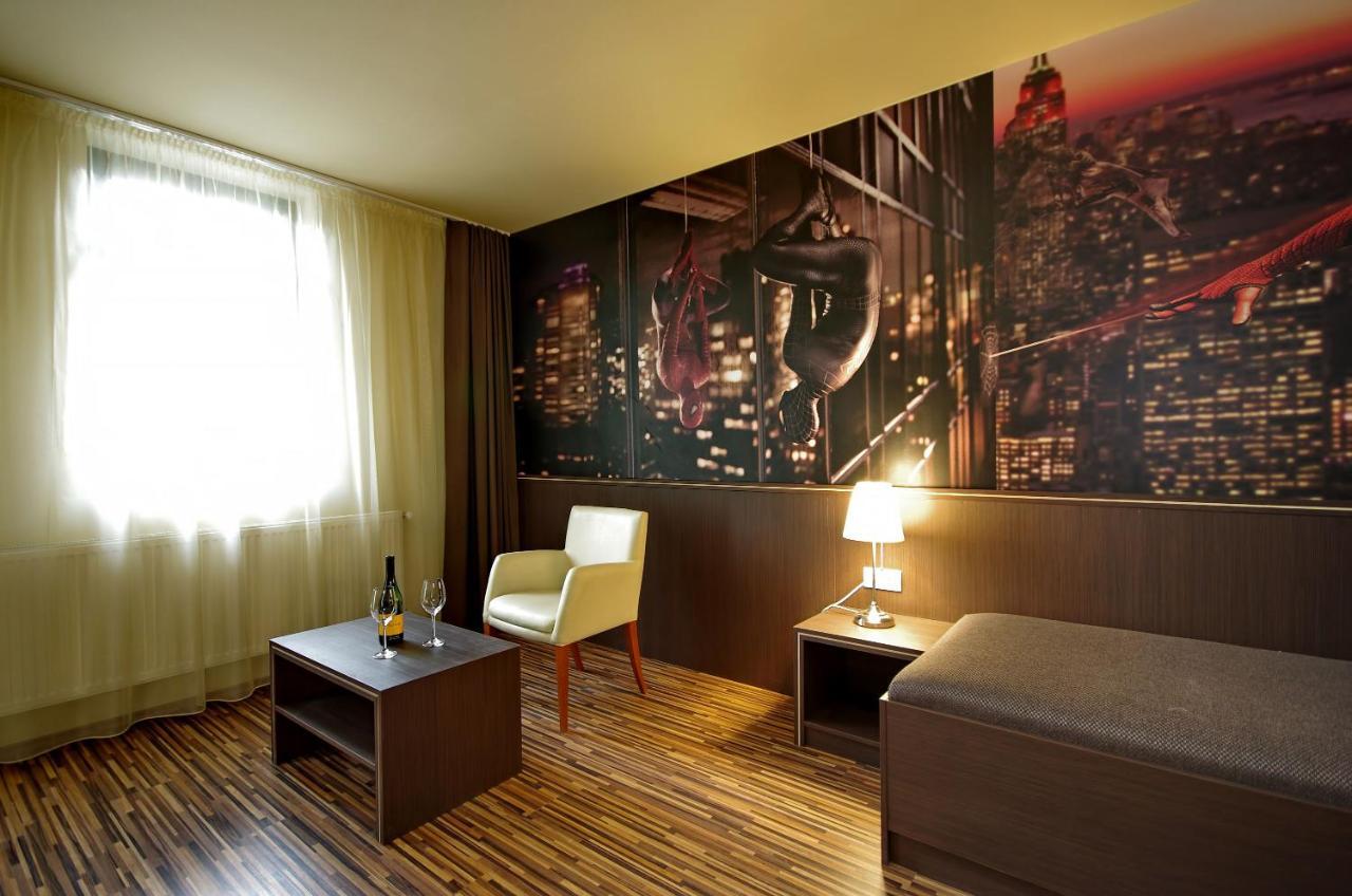 Corvin Apartman Gyula Exterior photo
